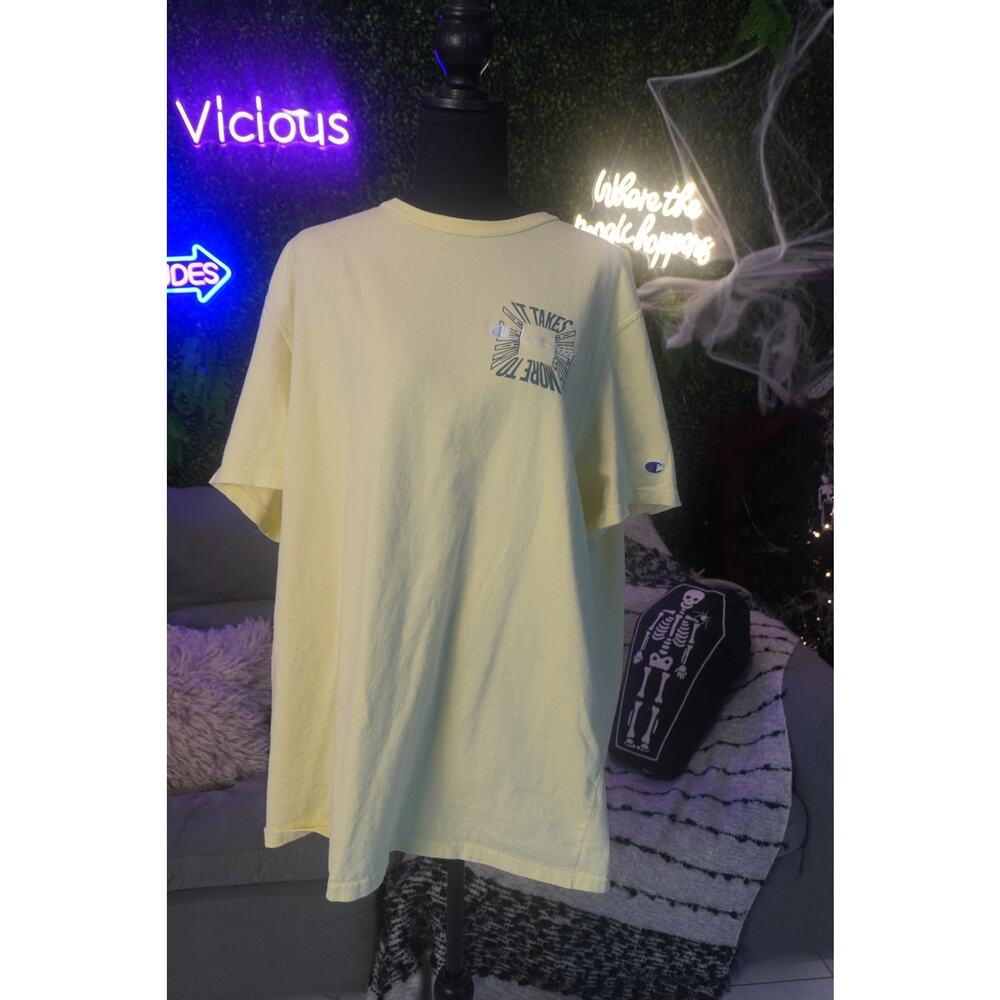 Champion T Shirt size 2XL
